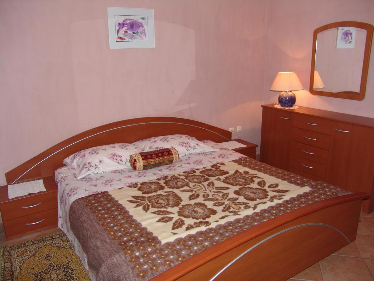 קרק Apartments Bozica מראה חיצוני תמונה