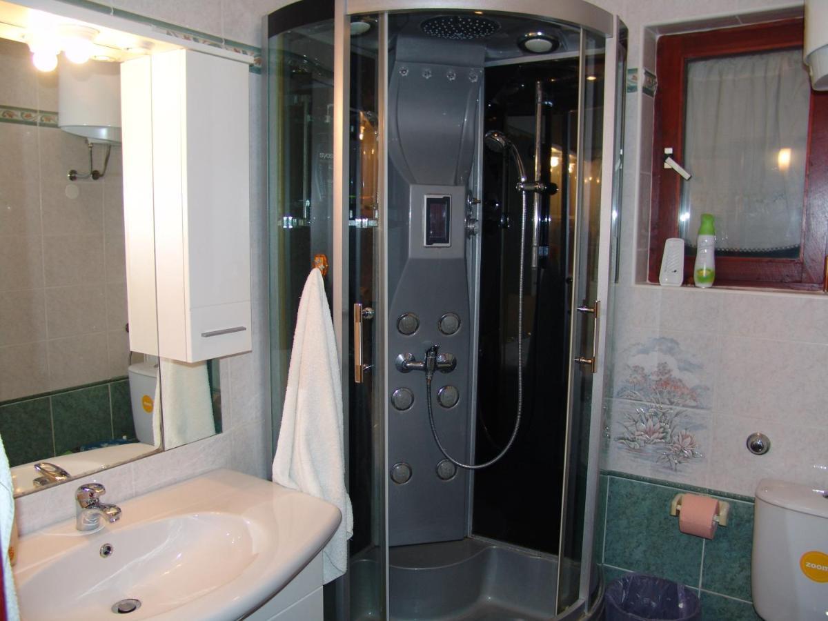 קרק Apartments Bozica מראה חיצוני תמונה