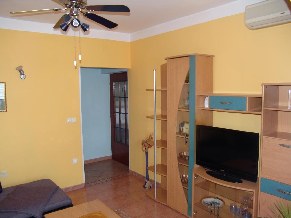 קרק Apartments Bozica מראה חיצוני תמונה