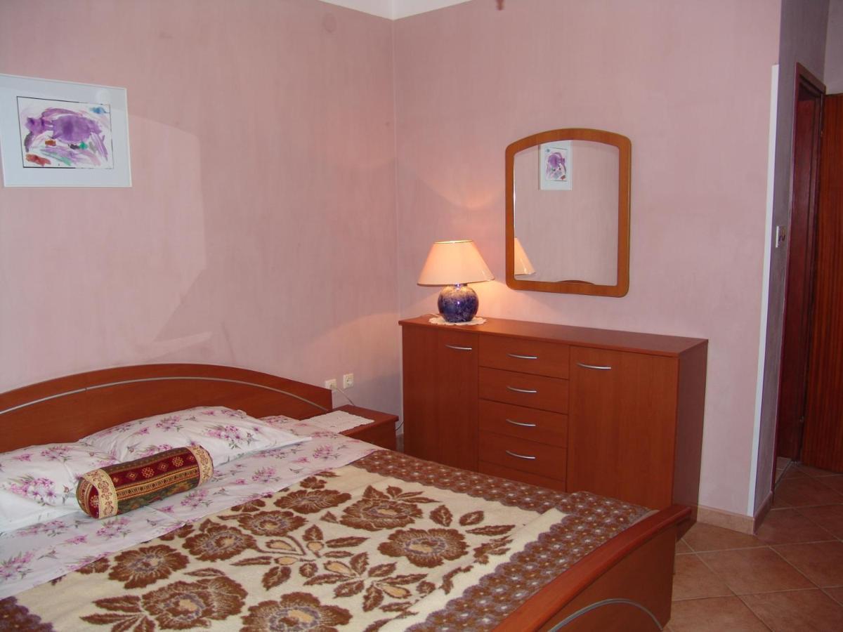 קרק Apartments Bozica מראה חיצוני תמונה