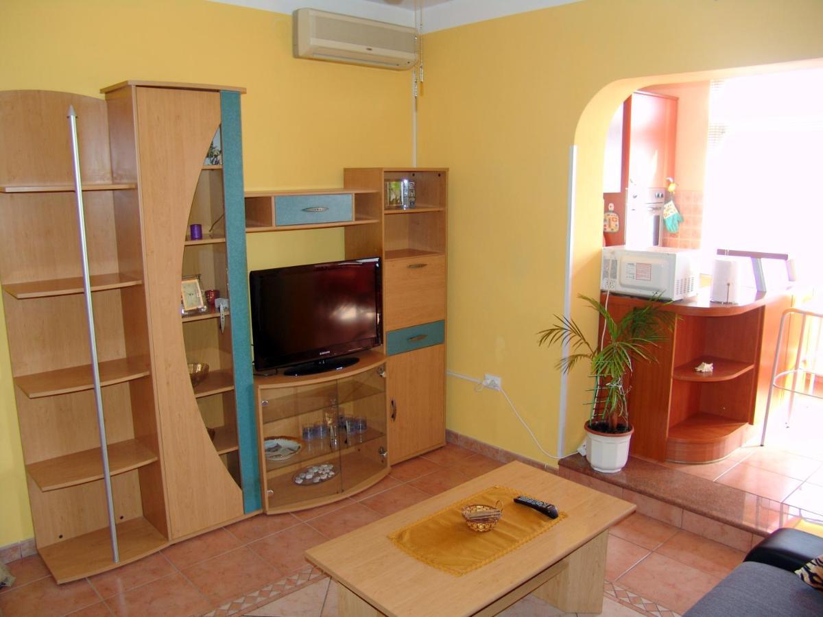 קרק Apartments Bozica מראה חיצוני תמונה